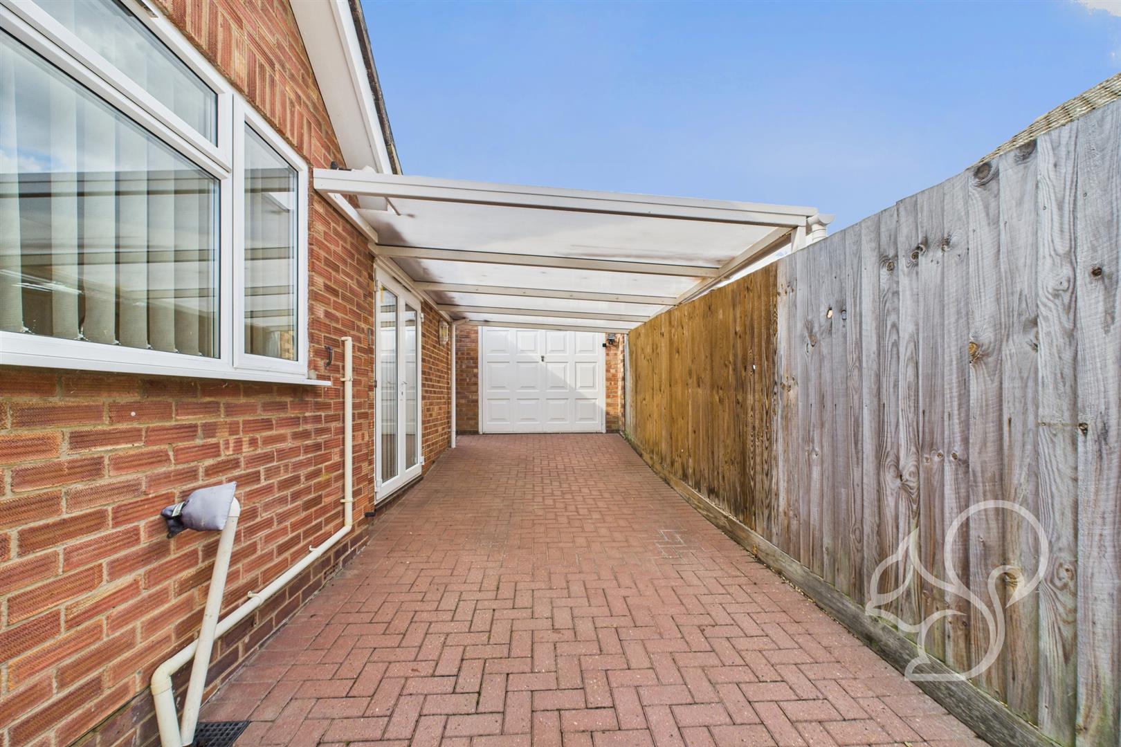 Carport & Garage